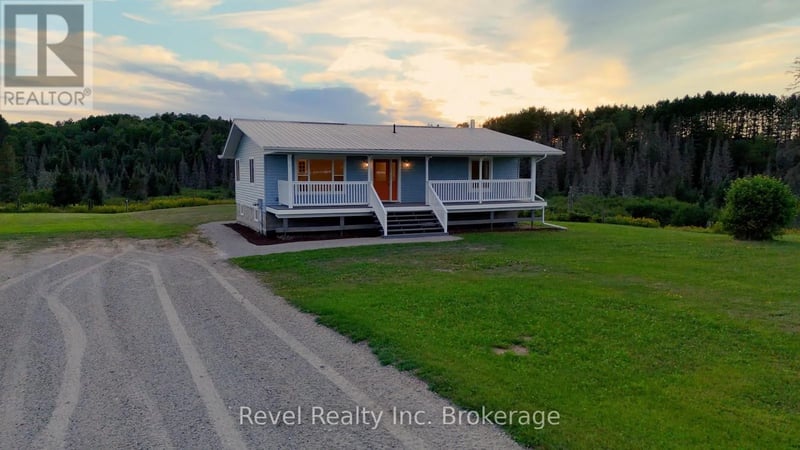 125 Booth Road, Nipissing (Commanda), Ontario, P0H1J0, Nipissing (Commanda), Ontario — photo 1 of 5