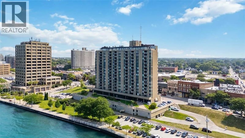#1004 155 FRONT Street North, Sarnia, Ontario, N7T7V6, Sarnia, Ontario — photo 1 of 5