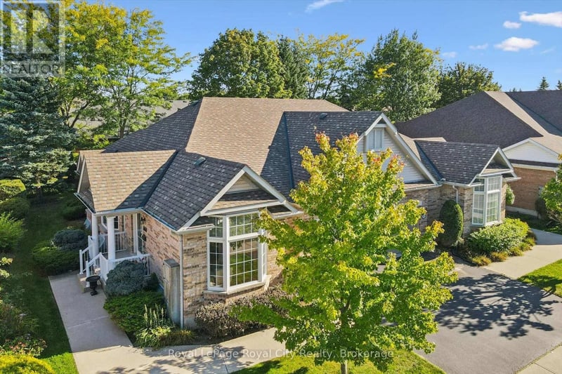 11 Honeysuckle Drive, Guelph (Village By The Arboretum), Ontario, N1G4X7, Guelph (Village By The Arboretum), Ontario — photo 1 of 5