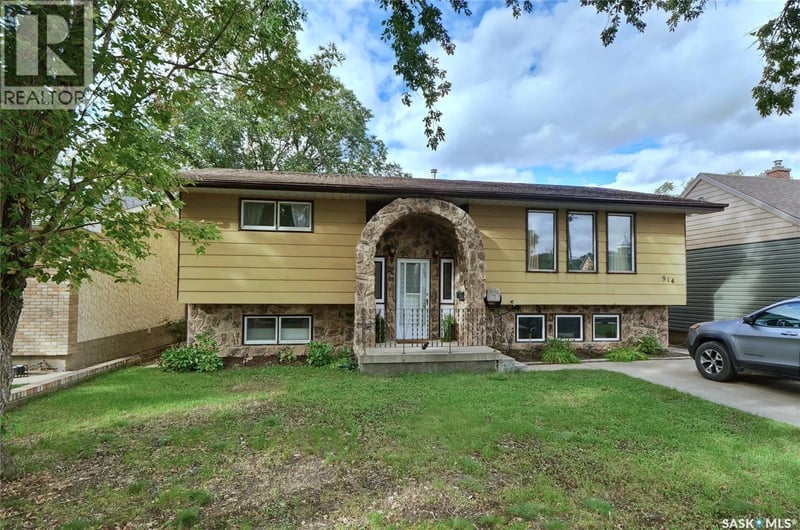 914 Duffield STREET W, Moose Jaw, Saskatchewan, S6H5J9, Moose Jaw, Saskatchewan — photo 1 of 5
