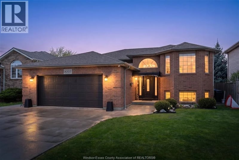 4205 BARTON Crescent, Windsor, Ontario, N9G2V5, Windsor, Ontario — photo 1 of 5