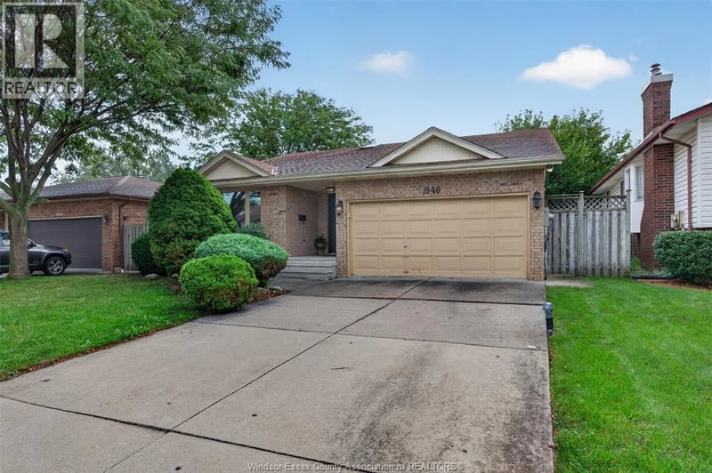 1946 LEPAIN Crescent, LaSalle, Ontario, N9H2J2, LaSalle, Ontario — photo 1 of 5