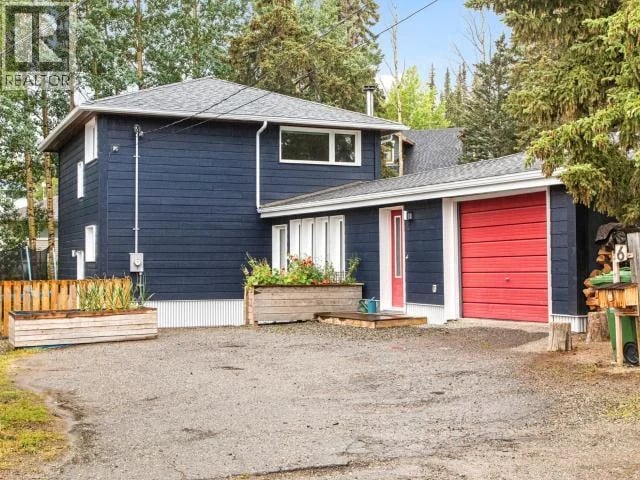 6 CHALET CRESCENT, Whitehorse, Yukon, Y1A3H1, Whitehorse, Yukon — photo 1 of 5