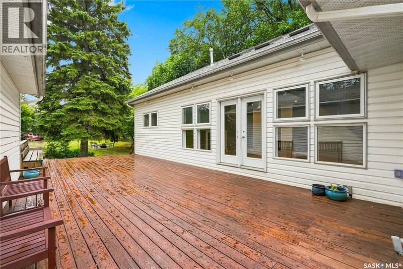 3445 11th STREET W, Saskatoon, Saskatchewan, S7M1K4, Saskatoon, Saskatchewan — photo 1 of 5