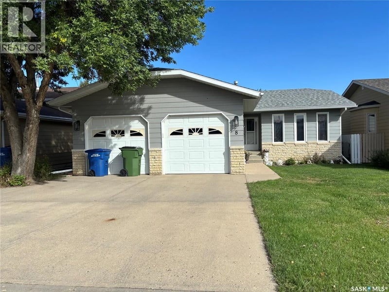 8 Taylor CRESCENT, Moose Jaw, Saskatchewan, S6J1J4, Moose Jaw, Saskatchewan — photo 1 of 5