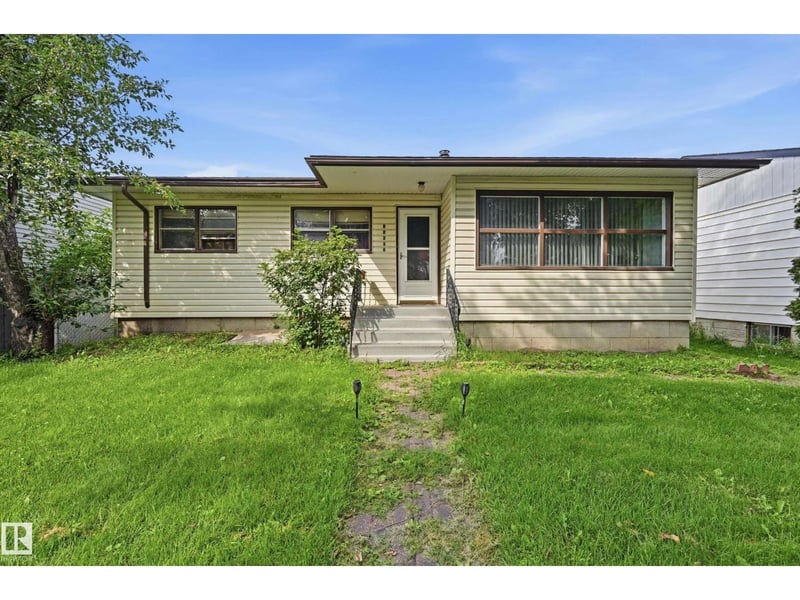 11622 133 ST NW, Edmonton, Alberta, T5M1H5, Edmonton, Alberta — photo 1 of 5