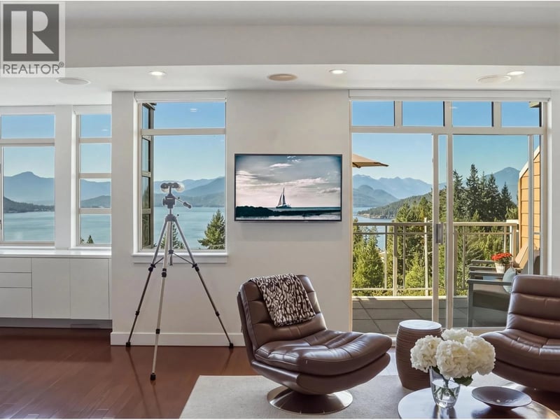 8547 SEASCAPE Court, West Vancouver, British Columbia, V7W3J7, West Vancouver, British Columbia — photo 1 of 5