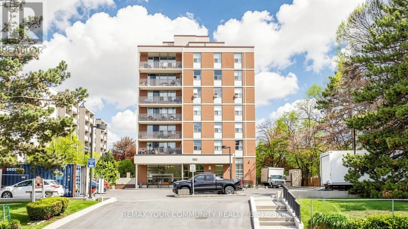 #8 180 Dudley Avenue, Markham (Thornhill), Ontario, L3T4X2, Markham (Thornhill), Ontario — photo 1 of 5