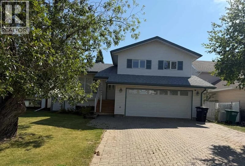 10807 104 Street, High Level, Alberta, T0H1Z0, High Level, Alberta — photo 1 of 5
