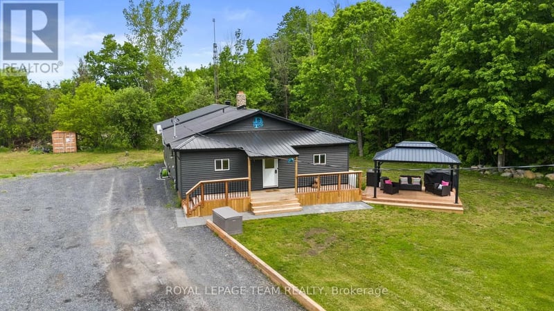 16509 Cedarvale Road, North Stormont, Ontario, K0C1Y0, North Stormont, Ontario — photo 1 of 5