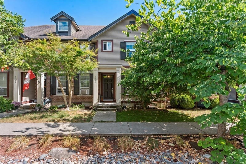 6944 208A Street, Langley, British Columbia, V2Y0G1, Langley, British Columbia — photo 1 of 5