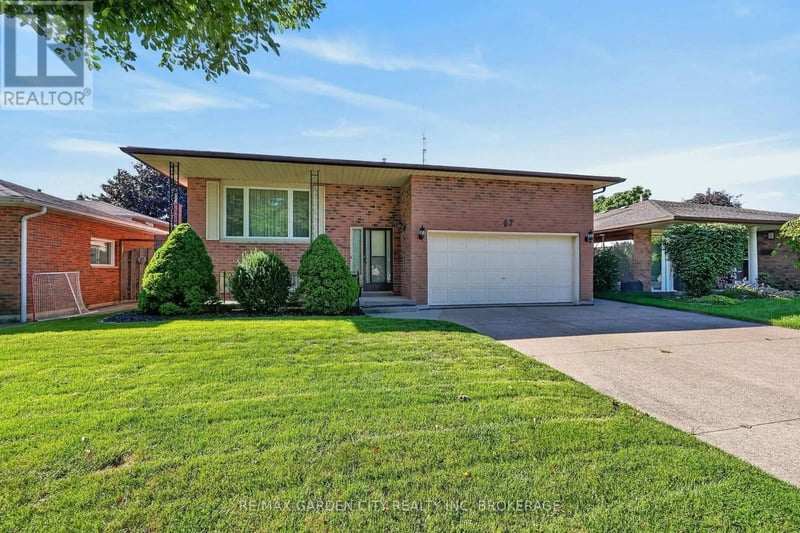 67 College Park Drive, Welland (N. Welland), Ontario, L3C6Z7, Welland (N. Welland), Ontario — photo 1 of 5