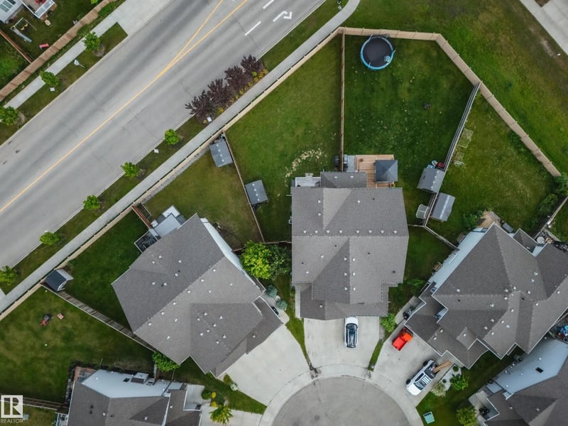 6305 167A AV NW, Edmonton, Alberta, T5Y3P7, Edmonton, Alberta — photo 1 of 5
