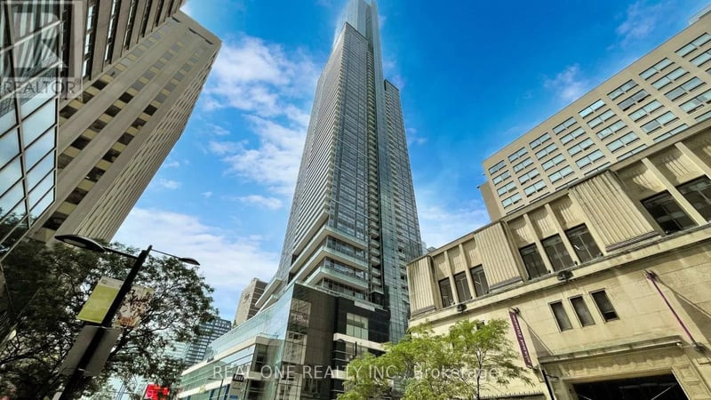#5814 386 Yonge Street, Toronto (Bay Street Corridor), Ontario, M5B0A5, Toronto (Bay Street Corridor), Ontario — photo 1 of 5