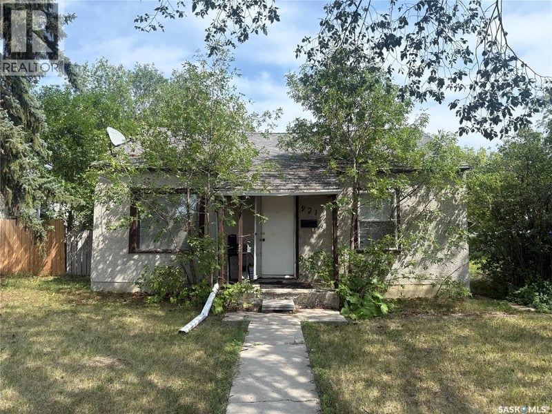 921 Argyle STREET, Regina, Saskatchewan, S4T3R2, Regina, Saskatchewan — photo 1 of 5