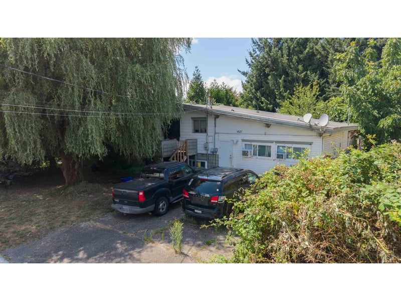 9521 ROBSON Street, Chilliwack, British Columbia, V2P4E4, Chilliwack, British Columbia — photo 1 of 5