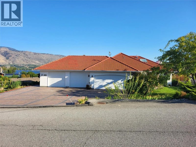 8311 92nd Avenue, Osoyoos, British Columbia, V0H1V2, Osoyoos, British Columbia — photo 1 of 5