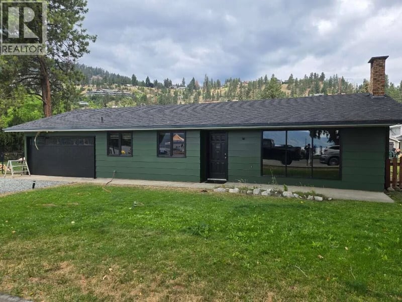 4194 Beach Avenue, Peachland, British Columbia, V0H1X6, Peachland, British Columbia — photo 1 of 5
