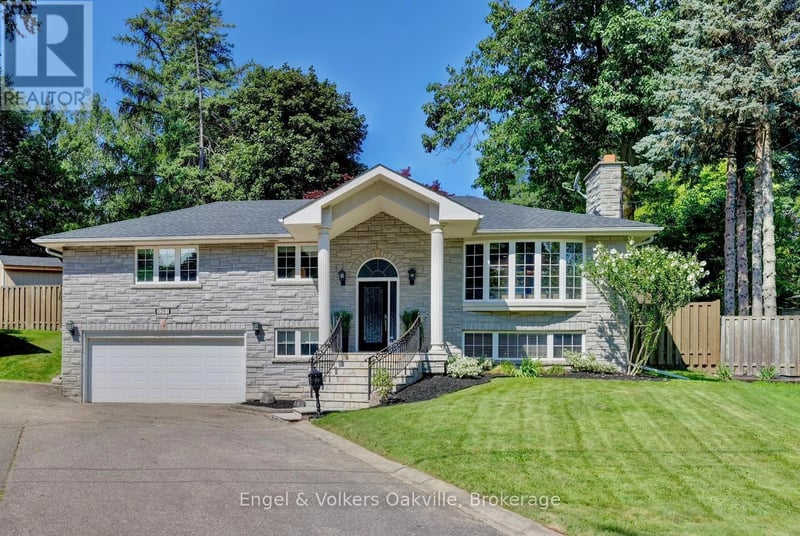 3281 Flanagan Crescent, Mississauga (Erindale), Ontario, L5C2M7, Mississauga (Erindale), Ontario — photo 1 of 5