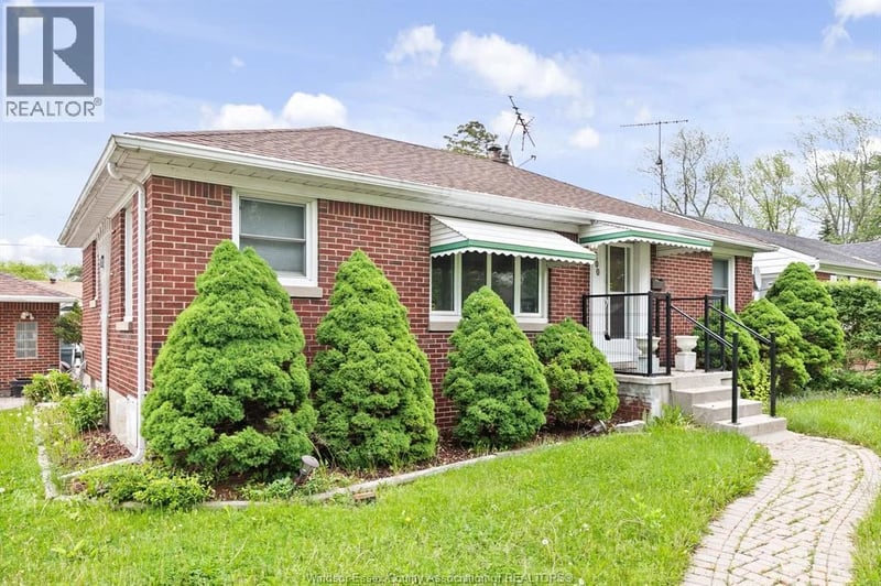3200 LONGFELLOW Avenue, Windsor, Ontario, N9E2L6, Windsor, Ontario — photo 1 of 5