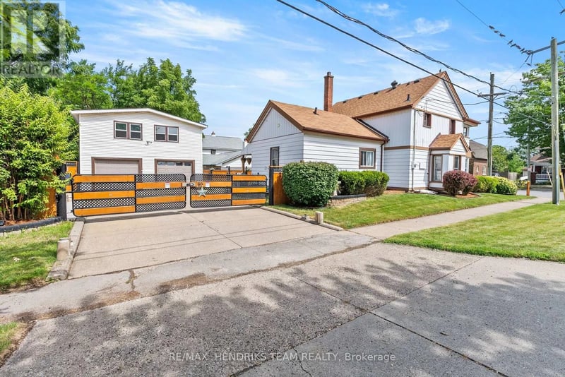 85 Pine Street South, Thorold (Thorold Downtown), Ontario, L2V3L8, Thorold (Thorold Downtown), Ontario — photo 1 of 5