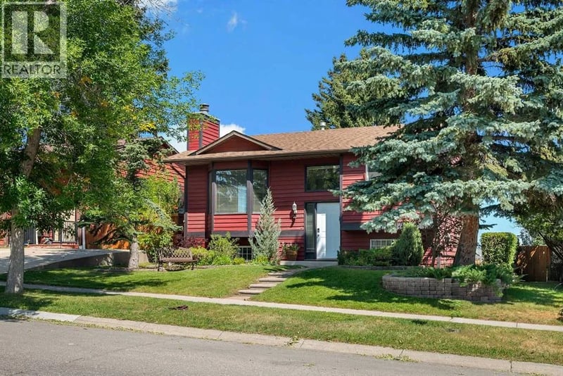 124 Macewan Drive Northwest, Calgary, Alberta, T3K2P7, Calgary, Alberta — photo 1 of 5