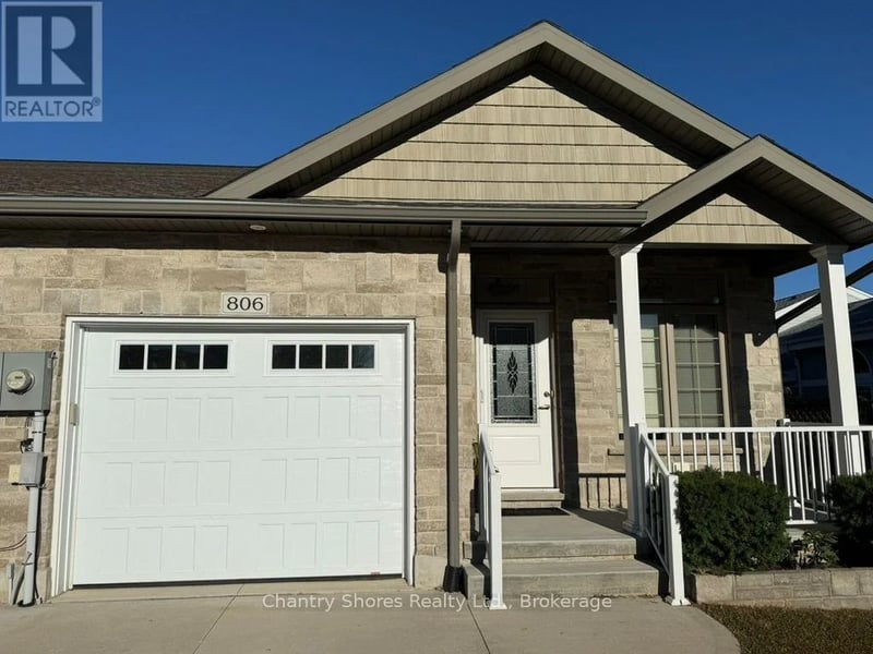 806 Arlington Street, Saugeen Shores, Ontario, N0H2C4, Saugeen Shores, Ontario — photo 1 of 5