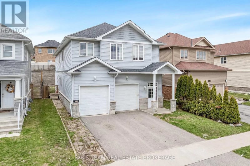 3114 Emperor Drive, Orillia, Ontario, L3V0G4, Orillia, Ontario — photo 1 of 5
