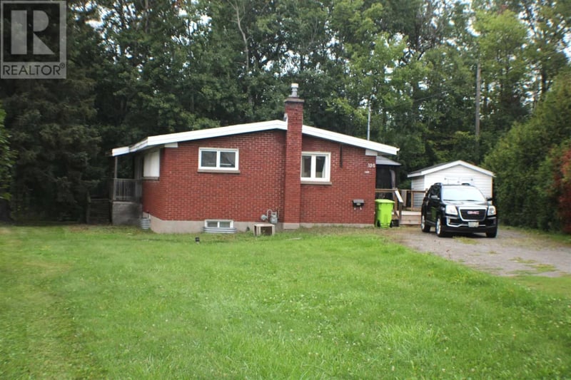 104 White Oak DR W, Sault Ste Marie, Ontario, P6C2H8, Sault Ste Marie, Ontario — photo 1 of 5