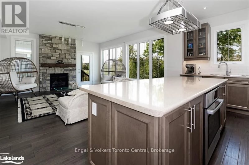 364 Yellow Birch Crescent, Blue Mountains, Ontario, L9Y0Y5, Blue Mountains, Ontario — photo 1 of 5