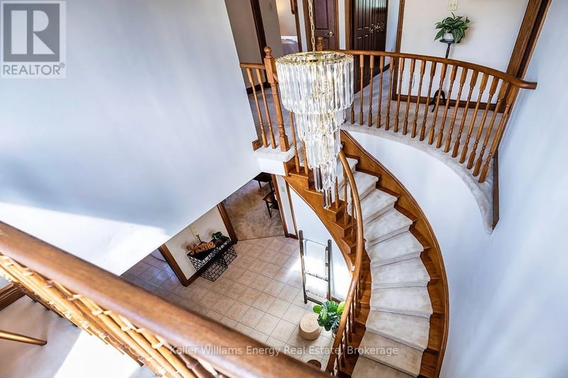 75 Waverly Street North, Oshawa (McLaughlin), Ontario, L1J8G6, Oshawa (McLaughlin), Ontario — photo 1 of 5