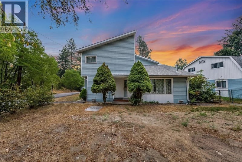 814 16TH Avenue, Genelle, British Columbia, V0G1G0, Genelle, British Columbia — photo 1 of 5