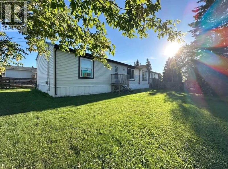 5243 47 Street, Mannville, Alberta, T0B2W0, Mannville, Alberta — photo 1 of 5