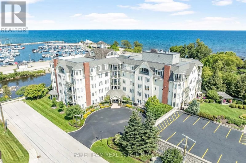 #301 10 Bay Street East, Blue Mountains, Ontario, N0H2P0, Blue Mountains, Ontario — photo 1 of 5