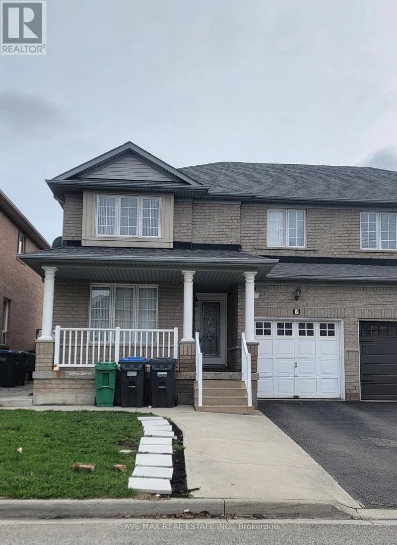 7 Junction Crescent, Brampton (Fletcher's Meadow), Ontario, L7A2G6, Brampton (Fletcher's Meadow), Ontario — photo 1 of 5