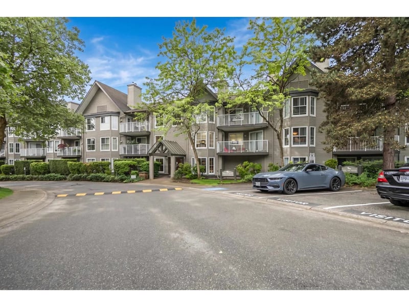 #112 15130 108 Avenue, Surrey, British Columbia, V3R0T8, Surrey, British Columbia — photo 1 of 5