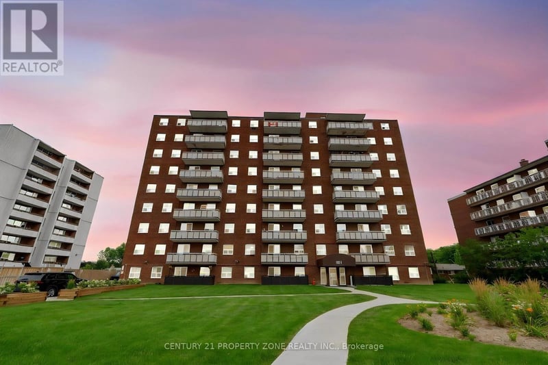 #105 851 Queenston Road, Hamilton (Stoney Creek), Ontario, L8G1B4, Hamilton (Stoney Creek), Ontario — photo 1 of 5