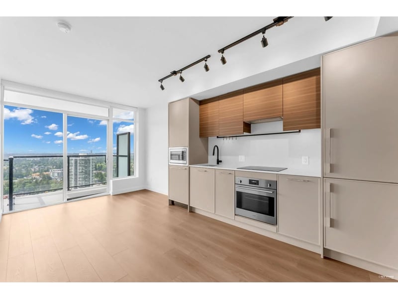 #2801 13745 GEORGE JUNCTION, Surrey, British Columbia, V3T0V8, Surrey, British Columbia — photo 1 of 5