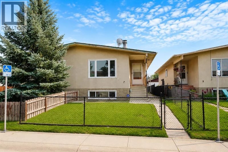7 Dovercliffe Way Southeast, Calgary, Alberta, T2B1W5, Calgary, Alberta — photo 1 of 5