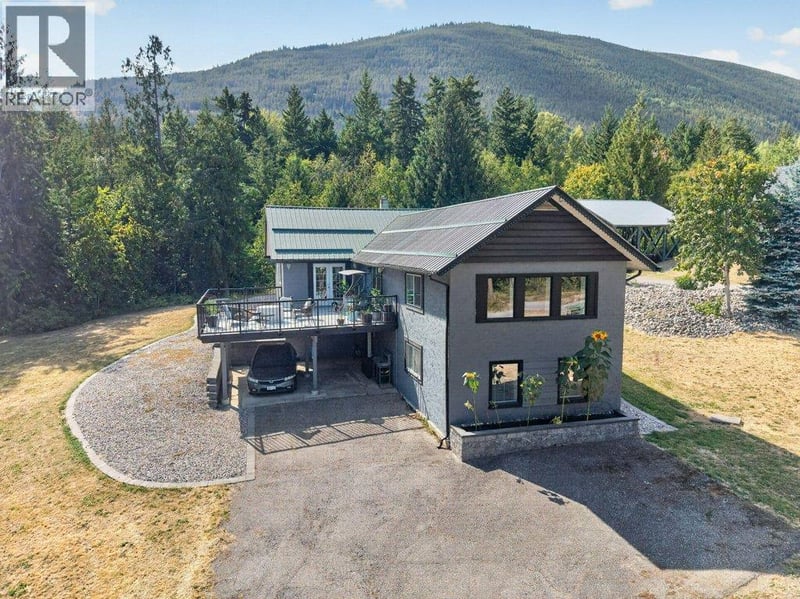 411 Christison Road Southwest, Salmon Arm, British Columbia, V1E3B4, Salmon Arm, British Columbia — photo 1 of 5