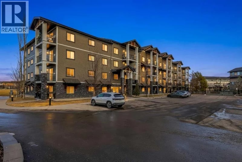 175 Panatella Hill Northwest, Calgary, Alberta, T3K0V9, Calgary, Alberta — photo 1 of 5