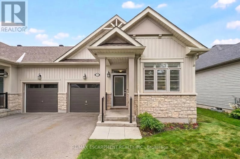 37 Middleton Avenue, Centre Wellington (Fergus), Ontario, N1M0G4, Centre Wellington (Fergus), Ontario — photo 1 of 5