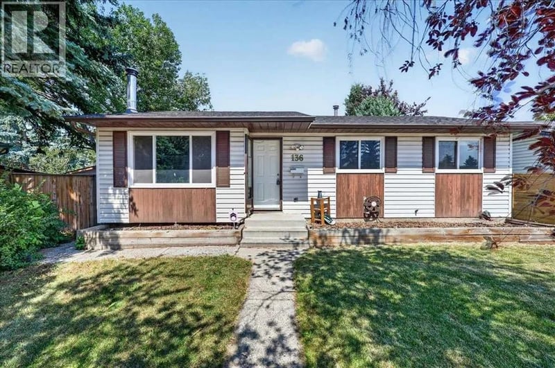 136 Templeview Place Northeast, Calgary, Alberta, T1Y3S2, Calgary, Alberta — photo 1 of 5