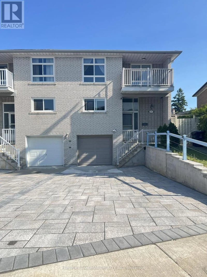 27 Tillplain Road, Toronto (Bathurst Manor), Ontario, M3H5R1, Toronto (Bathurst Manor), Ontario — photo 1 of 5