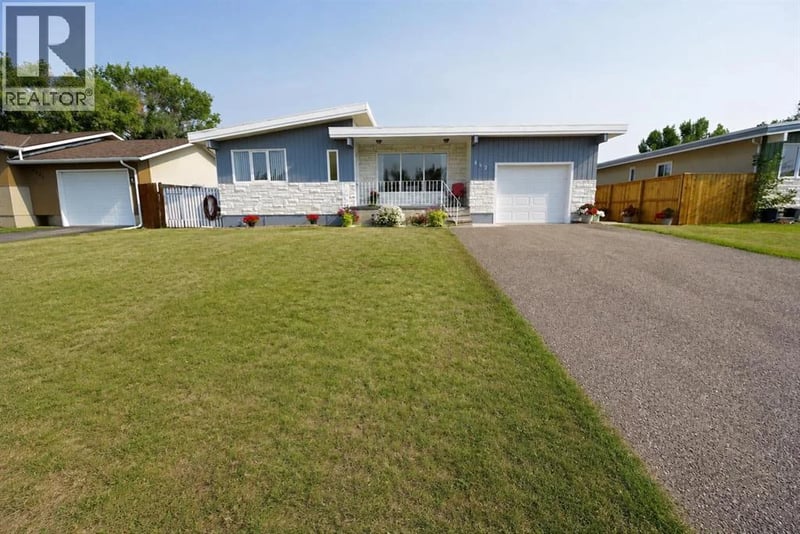 4627 50 Avenue, Taber, Alberta, T1G1G4, Taber, Alberta — photo 1 of 5