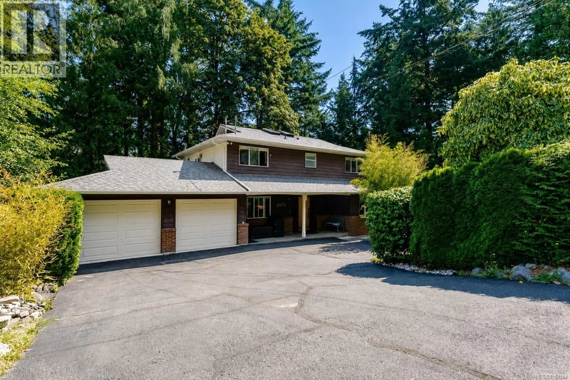 1970 Lands End Road, North Saanich, British Columbia, V8L5J2, North Saanich, British Columbia — photo 1 of 5