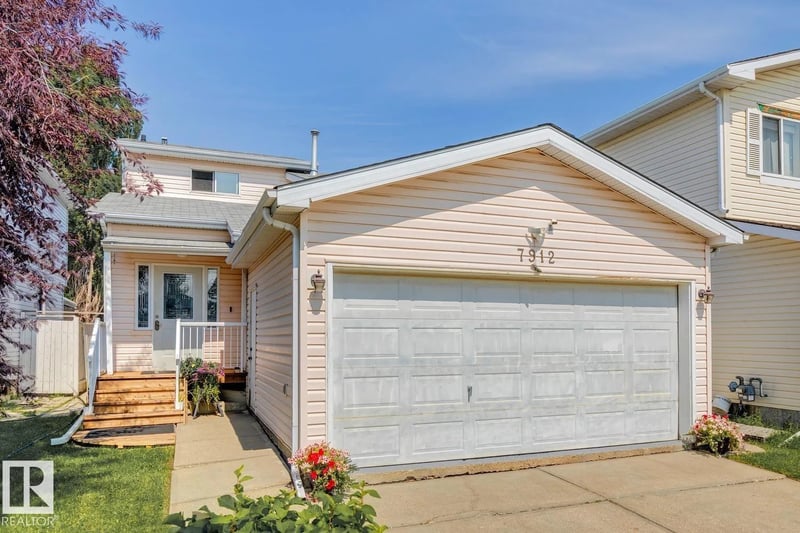 7912 154 AV NW, Edmonton, Alberta, T5Z2Z2, Edmonton, Alberta — photo 1 of 5