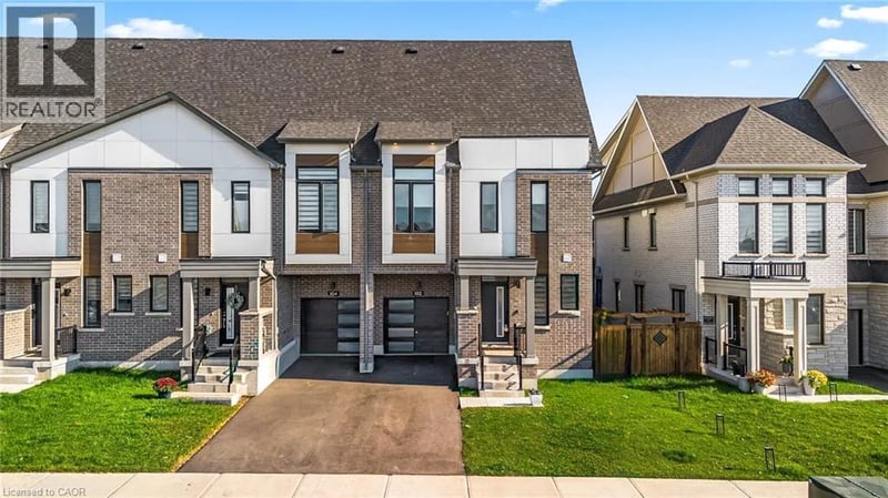 102 SETTLERS Road East, Oakville, Ontario, L6H7W5, Oakville, Ontario — photo 1 of 5