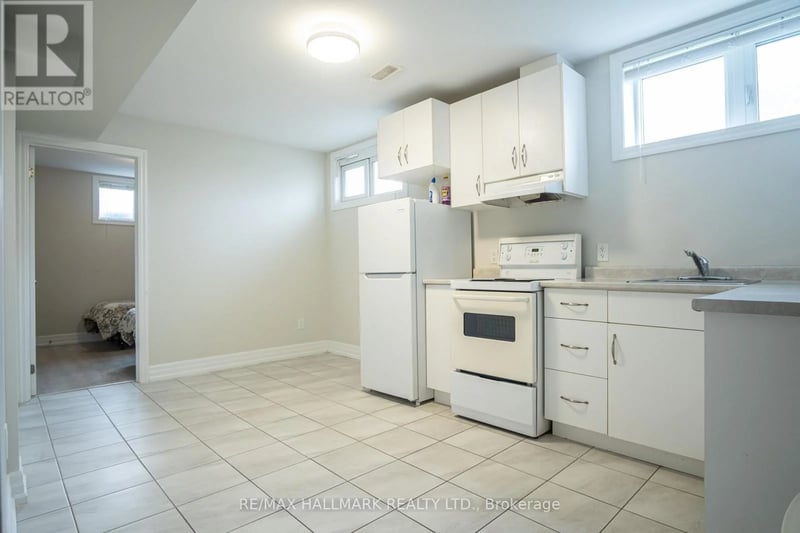 #Basement 1 35 Roberta Drive, Toronto (Englemount-Lawrence), Ontario, M6A2J6, Toronto (Englemount-Lawrence), Ontario — photo 1 of 5