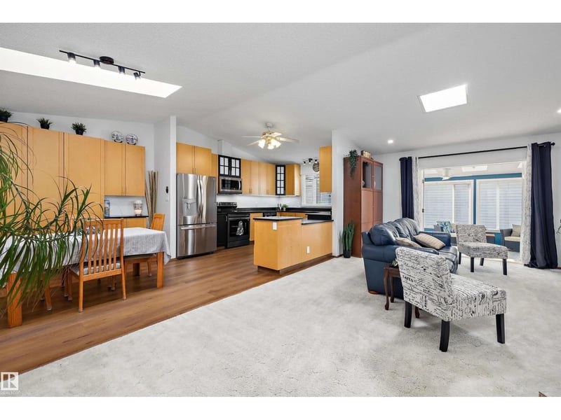 4717 25 AV NW, Edmonton, Alberta, T6L6J2, Edmonton, Alberta — photo 1 of 5